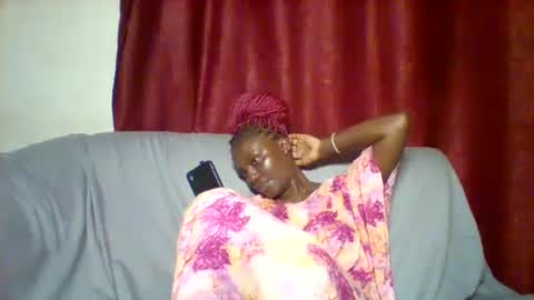 cutey_lunar online show from February 2025 05:46:01 PM