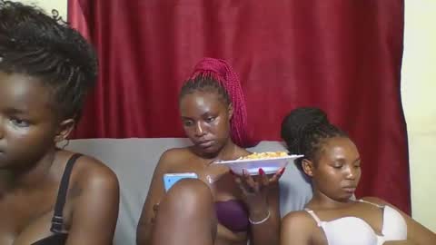 cutey_lunar online show from February 2025 04:46:02 PM