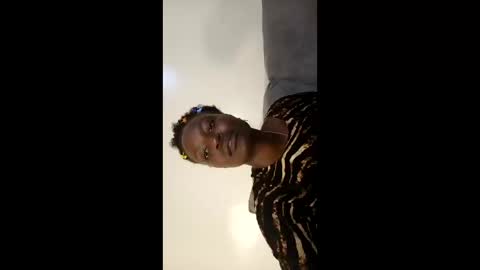 cutey_lunar online show from October 2025 02:26:02 PM