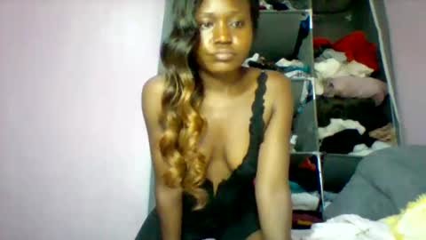 cutezola online show from October 2025 05:24:02 PM
