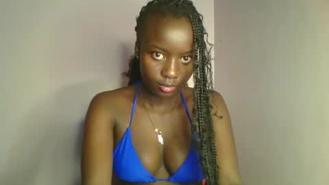 cutie_choco online show from October 2025 07:46:02 PM