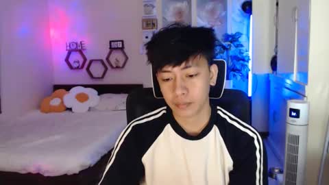 Snapshot of cutie_cumshow chatting on January 2026 06:43:02 PM Neil Taylor online show from January 2026 06:43:02 PM