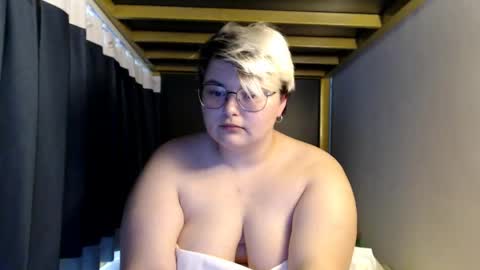 Sophie  Lilith online show from April 2026 04:26:01 PM