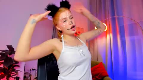 Snapshot of cutie_maniac chatting on October 2025 10:33:02 PM Lina online show from October 2025 10:33:02 PM