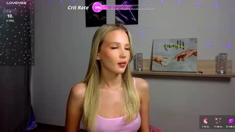 cutiefull_lion online show from September 2025 05:45:02 AM
