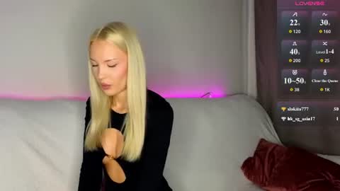 cutiefull_lion online show from June 2026 05:28:02 AM
