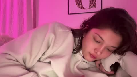 Snapshot of cutieoggg420 chatting on November 2025 09:36:01 PM Cutieoggg420 online show from November 2025 09:36:01 PM