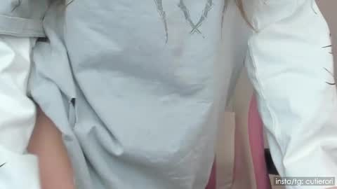 Snapshot of cutierori chatting on December 2024 04:04:02 AM Rori Instagram cutierori online show from December 2024 04:04:02 AM