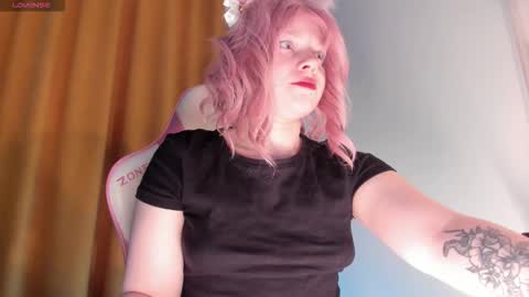 Snapshot of cutiesue chatting on February 2026 02:10:02 AM CutieSue online show from February 2026 02:10:02 AM