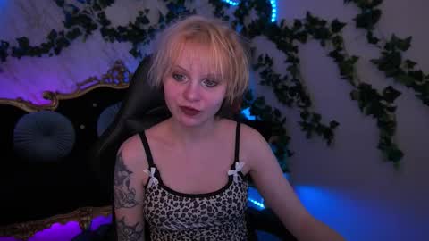 cutiiebunny online show from October 2025 01:34:02 PM