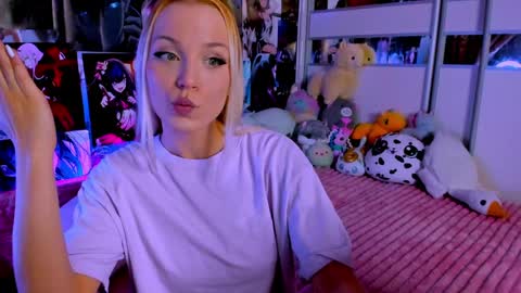 Nora online show from December 2024 09:33:01 PM