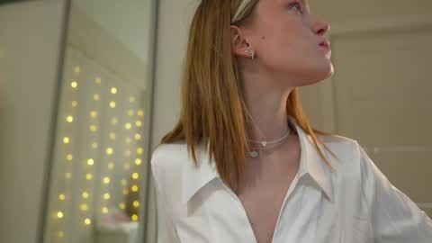 Snapshot of cyberheart_ chatting on January 2025 05:51:02 PM EMILY online show from January 2025 05:51:02 PM