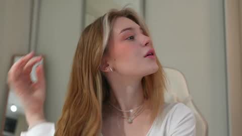 Snapshot of cyberheart_ chatting on January 2025 02:53:02 PM EMILY online show from January 2025 02:53:02 PM