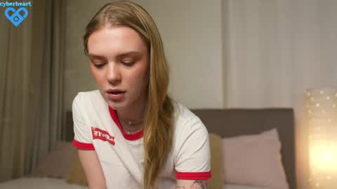 Snapshot of cyberheart_ chatting on February 2025 05:18:01 PM EMILY online show from February 2025 05:18:01 PM