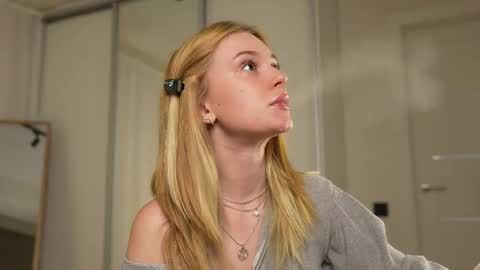 Snapshot of cyberheart_ chatting on September 2025 05:12:02 PM EMILY online show from September 2025 05:12:02 PM