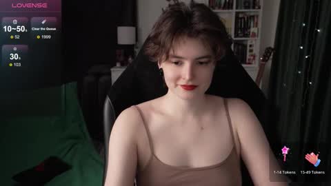 Helen Blossom online show from November 2025 08:25:02 PM