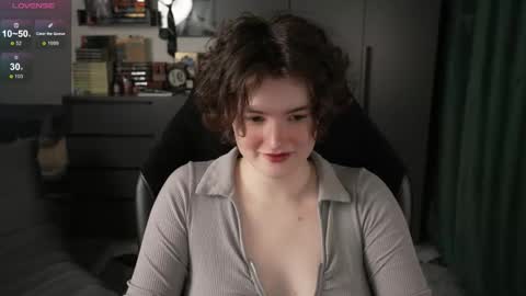 Helen Blossom online show from April 2026 01:14:01 PM