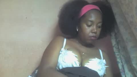 Cynthia9794 online show from April 2026 04:01:01 PM