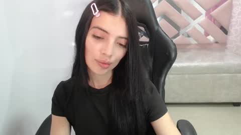 CINTIA ARAUJO online show from November 2025 11:52:02 AM