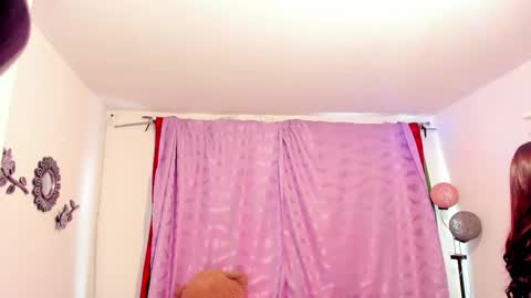 Cynthia online show from October 2025 01:33:02 PM