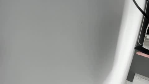 Ivy online show from April 2026 03:21:01 AM