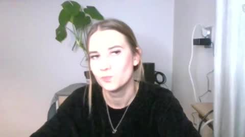 CyntiaNatural online show from December 2024 04:31:01 PM