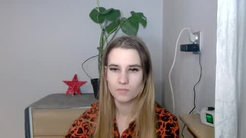 CyntiaNatural online show from February 2025 11:00:01 PM