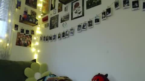 cypresskneez online show from May 2026 02:13:02 PM