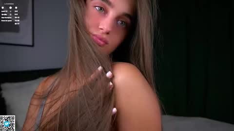 Snapshot of czamabech chatting on November 2025 01:04:02 AM Isabella online show from November 2025 01:04:02 AM