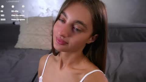 Isabella online show from May 2026 01:03:01 AM
