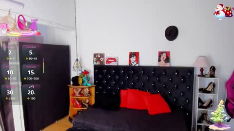 Mia  online show from December 2025 11:59:01 AM