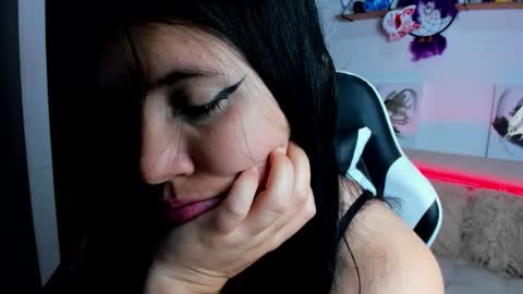 Ailyn  online show from November 2025 02:13:01 AM