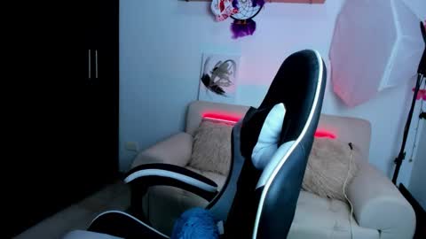 Ailyn  online show from November 2025 02:14:02 AM