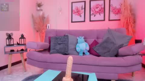 Daniela  online show from November 2025 12:05:02 PM