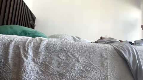 Jewbb online show from April 2026 07:19:01 PM