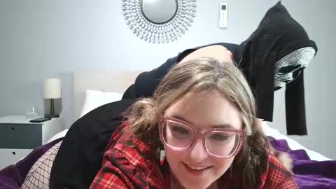 Snapshot of daddies_princesss chatting on March 2026 07:00:02 PM daddies_princesss online show from March 2026 07:00:02 PM