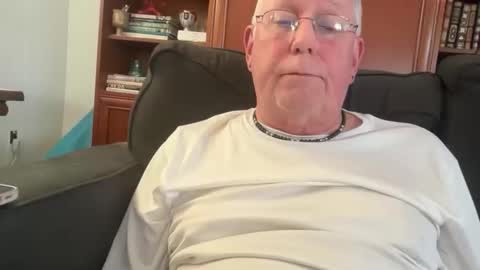 Snapshot of daddycok4 chatting on October 2025 12:50:01 PM DaddyCok4 online show from October 2025 12:50:01 PM