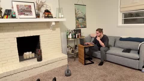 Snapshot of daddydaydrinkz chatting on December 2024 04:27:02 AM DaddydayDrinkz online show from December 2024 04:27:02 AM