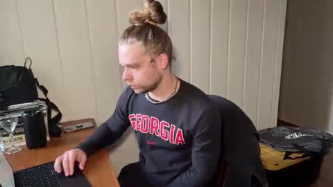 Snapshot of daddydaydrinkz chatting on December 2025 09:57:01 PM DaddydayDrinkz online show from December 2025 09:57:01 PM