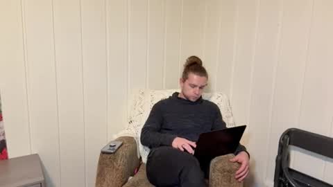 Snapshot of daddydaydrinkz chatting on January 2026 04:28:01 AM DaddydayDrinkz online show from January 2026 04:28:01 AM
