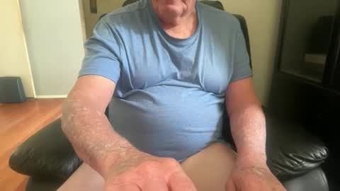 Snapshot of daddyoldcock chatting on December 2025 02:53:01 AM daddyoldcock online show from December 2025 02:53:01 AM