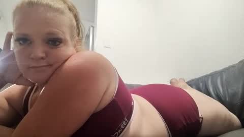 Snapshot of daddysbrat1990 chatting on February 2025 09:22:02 AM SPhR3 FLs online show from February 2025 09:22:02 AM