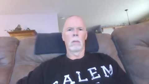 Snapshot of daddysmk chatting on January 2025 04:00:01 PM daddysmk online show from January 2025 04:00:01 PM