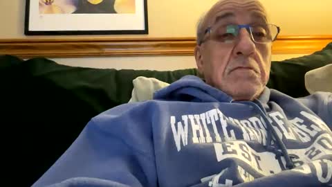 Snapshot of daddyweis chatting on December 2025 08:25:01 PM daddyweis online show from December 2025 08:25:01 PM