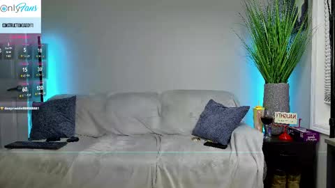 Snapshot of daddyxxluna chatting on October 2025 02:19:01 AM ConstructionDaddy and Lady Luna online show from October 2025 02:19:01 AM