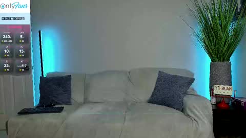 Snapshot of daddyxxluna chatting on October 2025 04:32:02 AM ConstructionDaddy and Lady Luna online show from October 2025 04:32:02 AM