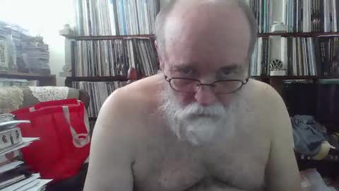 Snapshot of dadpigslut2 chatting on January 2025 11:40:01 PM dadpigslut online show from January 2025 11:40:01 PM