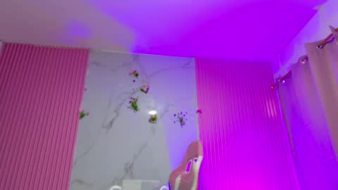 Snapshot of dafne17_ chatting on May 2026 09:33:02 PM Dafne online show from May 2026 09:33:02 PM
