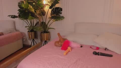 dafne_hillss online show from January 2026 12:07:02 PM