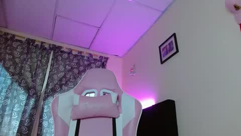 Snapshot of dafne_hot77 chatting on September 2025 09:31:02 PM dafne_hot77 online show from September 2025 09:31:02 PM